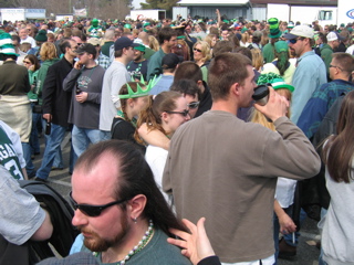 "pARTy Crowd At 1:47"